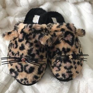 Size 7 Kate Spade slippers (brand new).